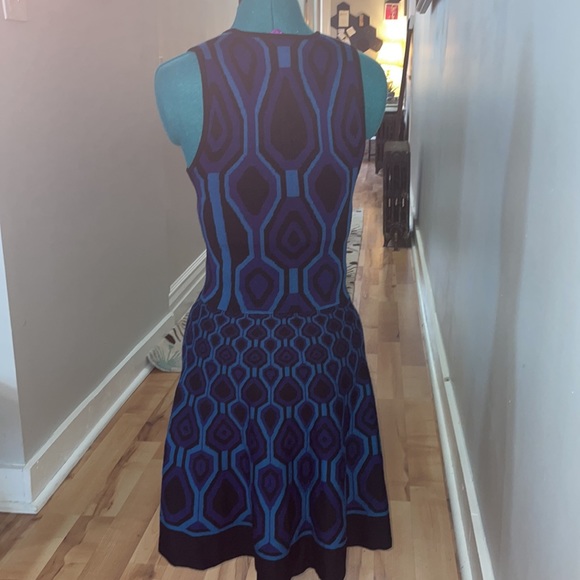 LEOTA Ava A-Line Fit and Flare Geometric Sweater Knit Sleeveless Dress - Picture 12 of 13